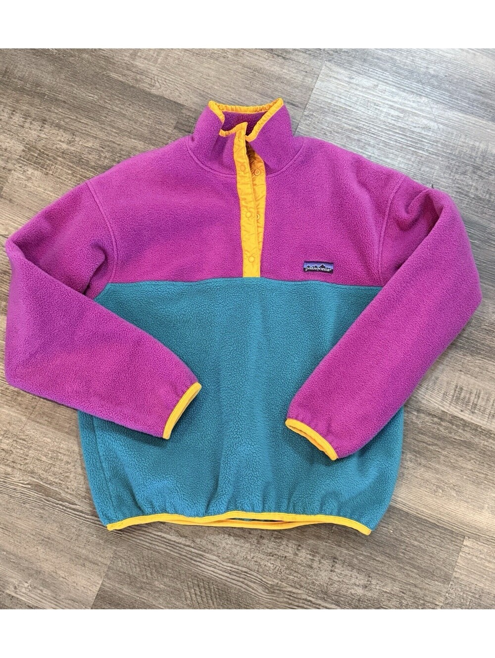 1980s Patagonia Snap T-neck (Scinchilla T-neck) Multicolor Size 8 Vintage Kids